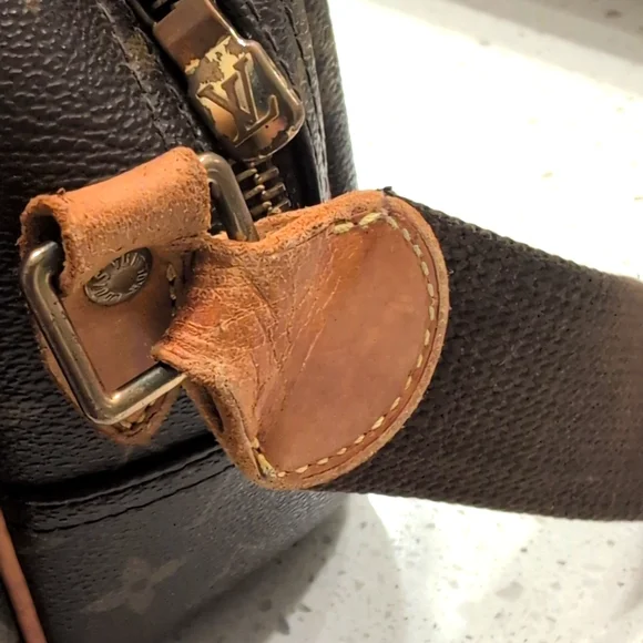 Louis Vuitton GM Bag - Picture 6 of 13